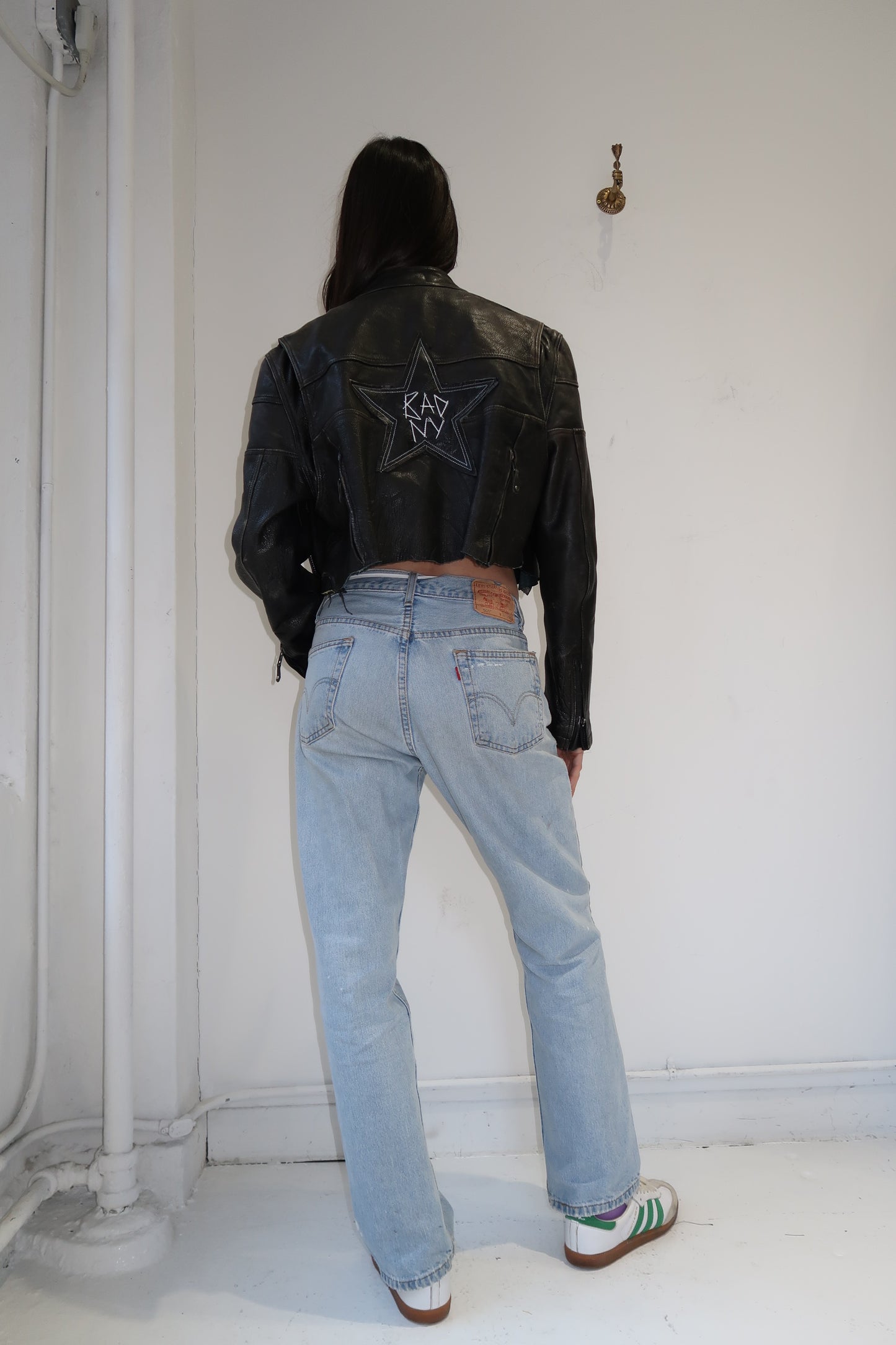 Cropped black mini Moto