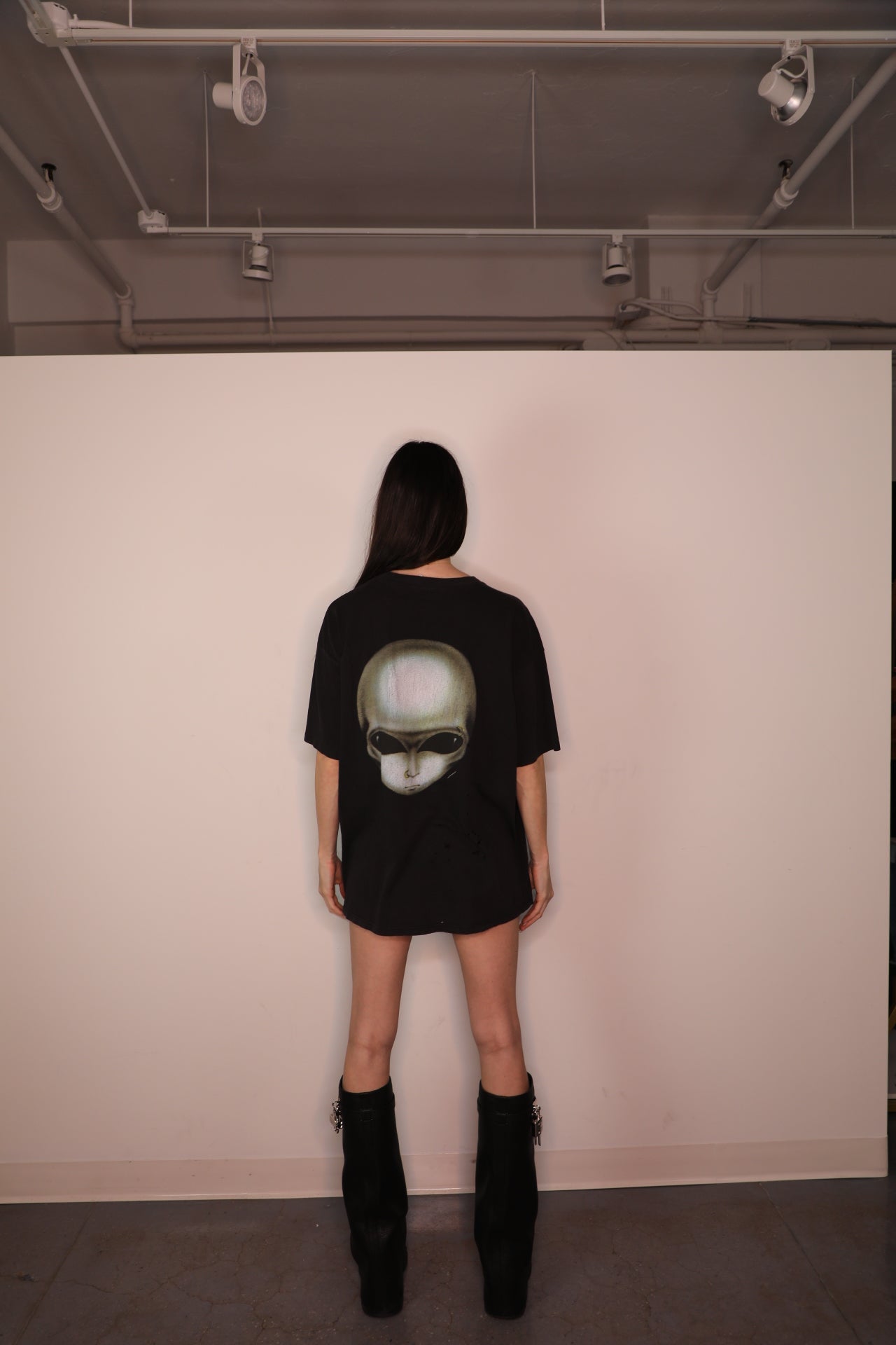 VINTAGE DISTRESSED ALIEN TSHIRT