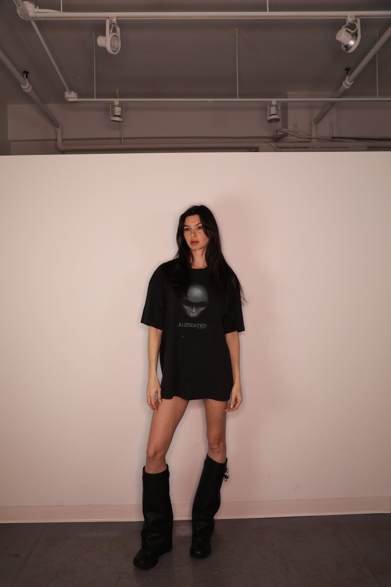 VINTAGE DISTRESSED ALIEN TSHIRT